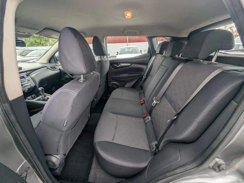 Nissan Qashqai 1.5dci 110к.с Серв.д-ти, снимка 12 - Автомобили и джипове - 52260961