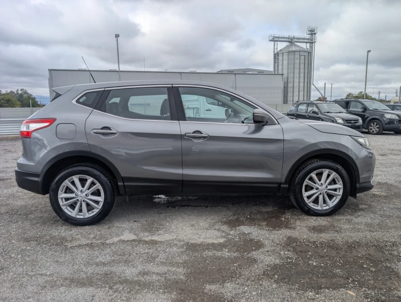 Nissan Qashqai 1.5dci 110к.с Серв.д-ти, снимка 5 - Автомобили и джипове - 52260961