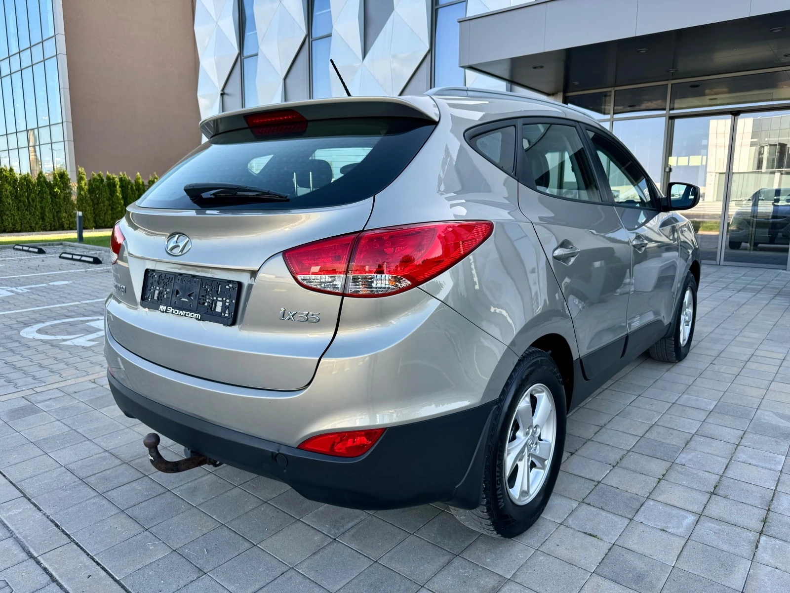 Hyundai IX35 2.0I-С.КНИЖКА-164Х.КМ-АСИСТЕН-ЗА-НАКЛОМ - изображение 5