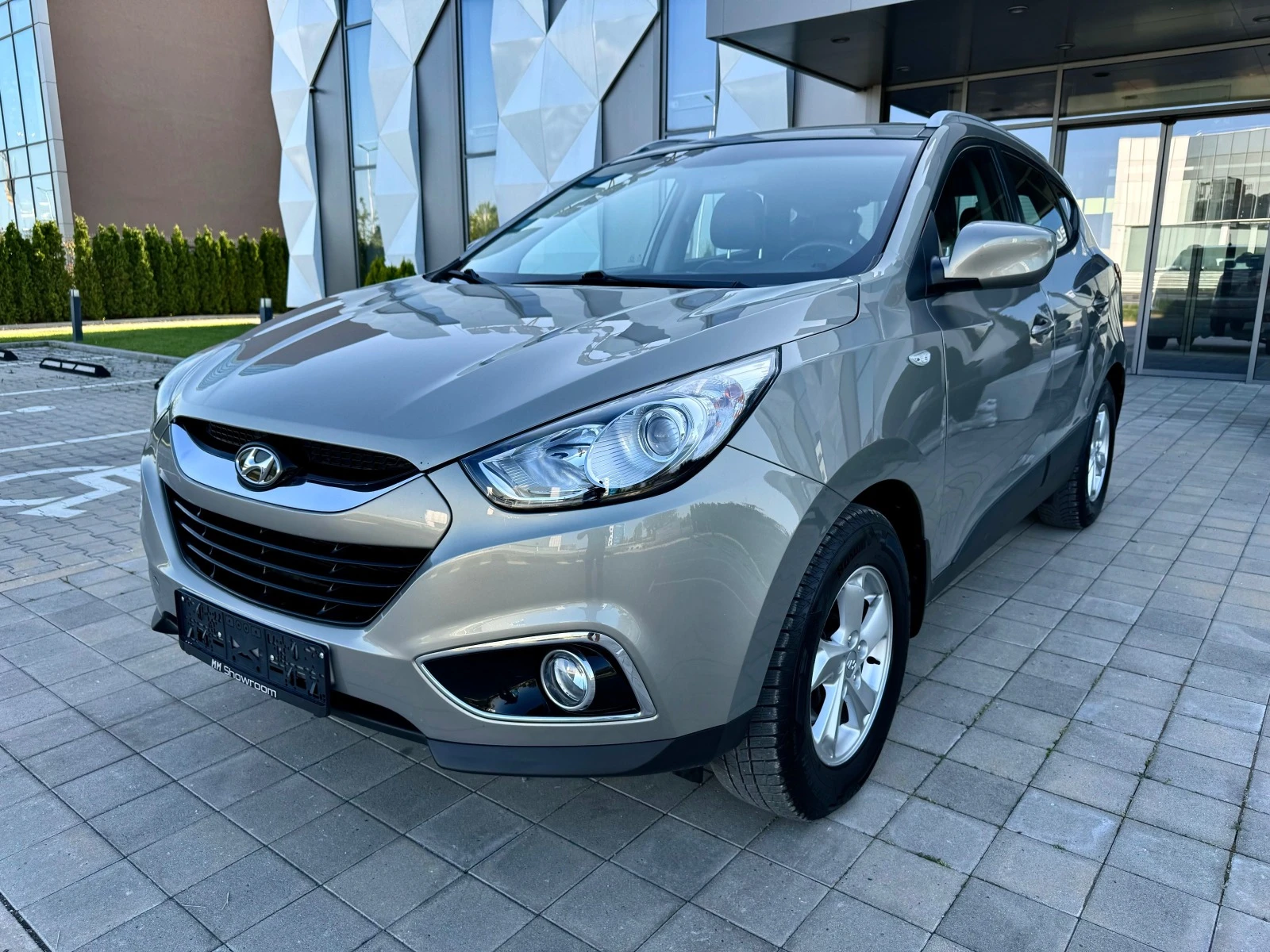 Hyundai IX35 2.0I-С.КНИЖКА-164Х.КМ-АСИСТЕН-ЗА-НАКЛОМ - [1] 