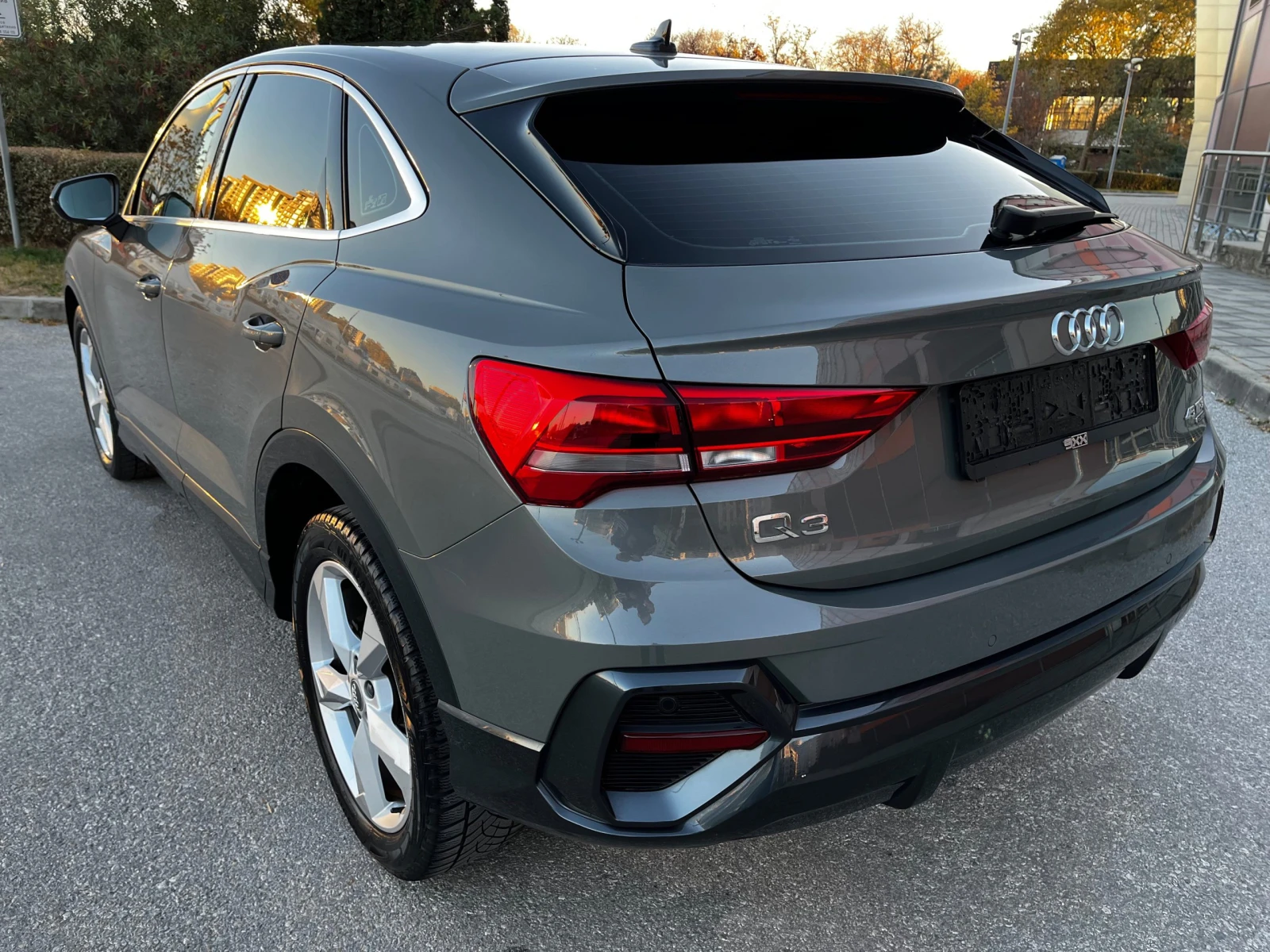 Audi Q3 Sportback QUATTRO/45 TFSI/S LINE - изображение 6