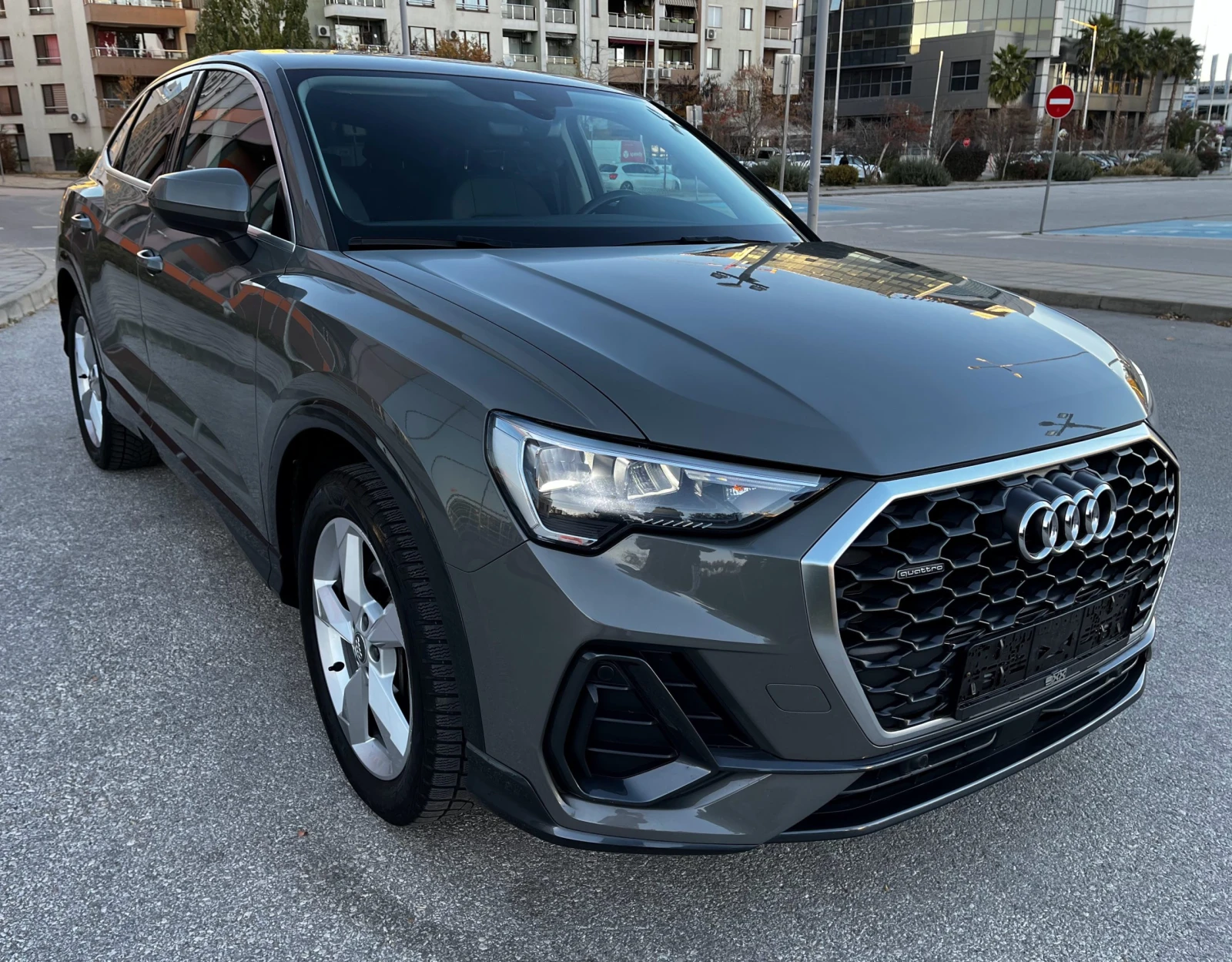 Audi Q3 Sportback QUATTRO/45 TFSI/S LINE - изображение 2