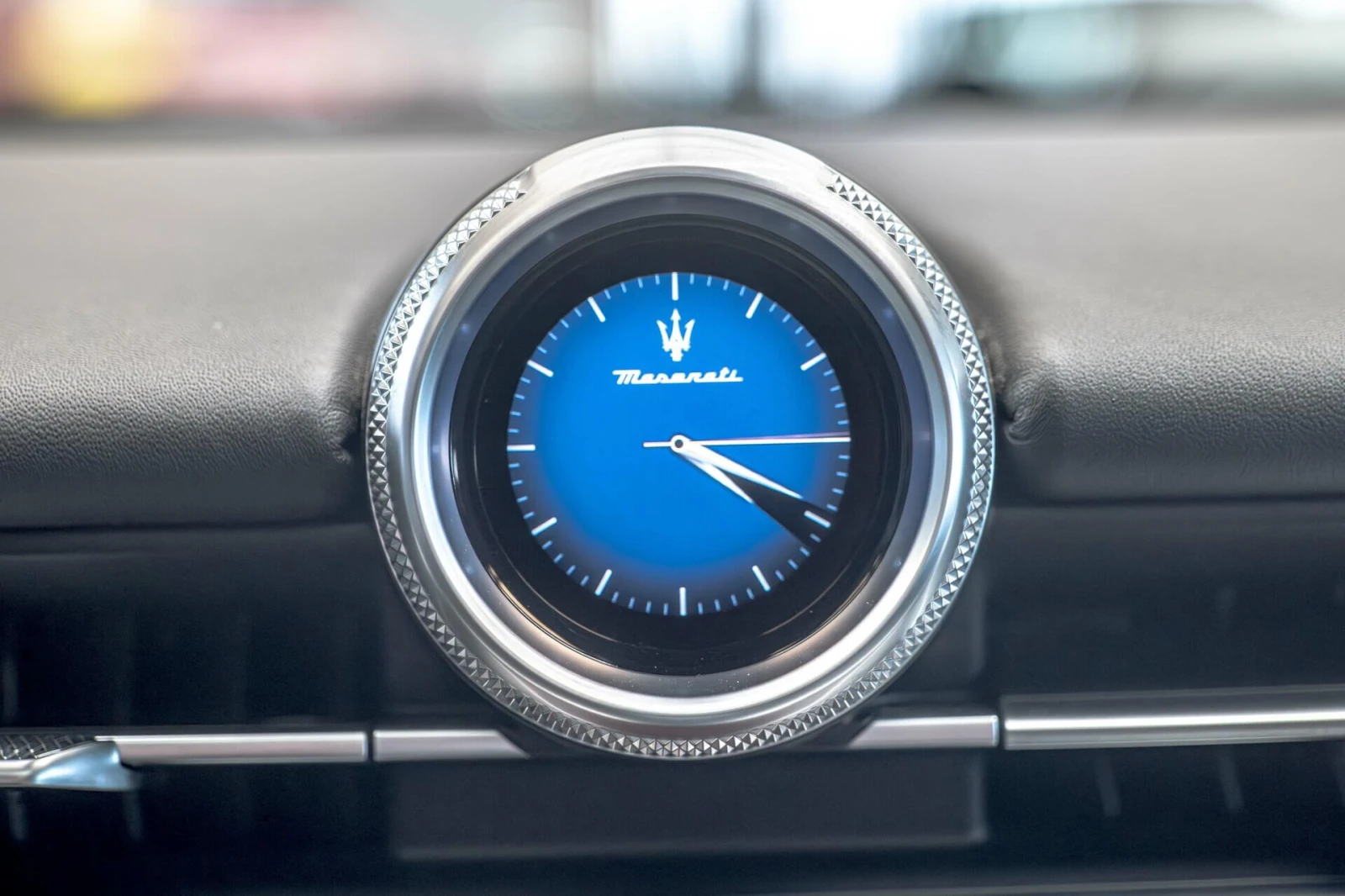 Maserati Grecale GT/Sonus Faber/HuD/Камера 360/Ambient/PDC/F1/, снимка 13 - Автомобили и джипове - 54459027
