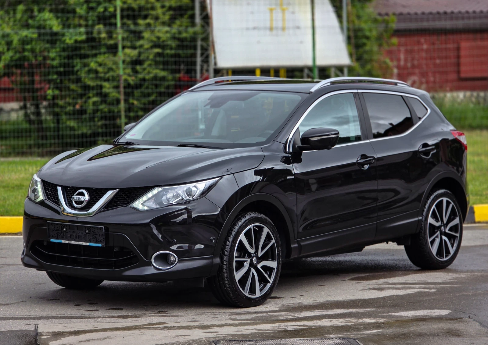 Nissan Qashqai 1.2T 116hp * TEKNA* 360* PANO* LED* , снимка 2 - Автомобили и джипове - 54584933
