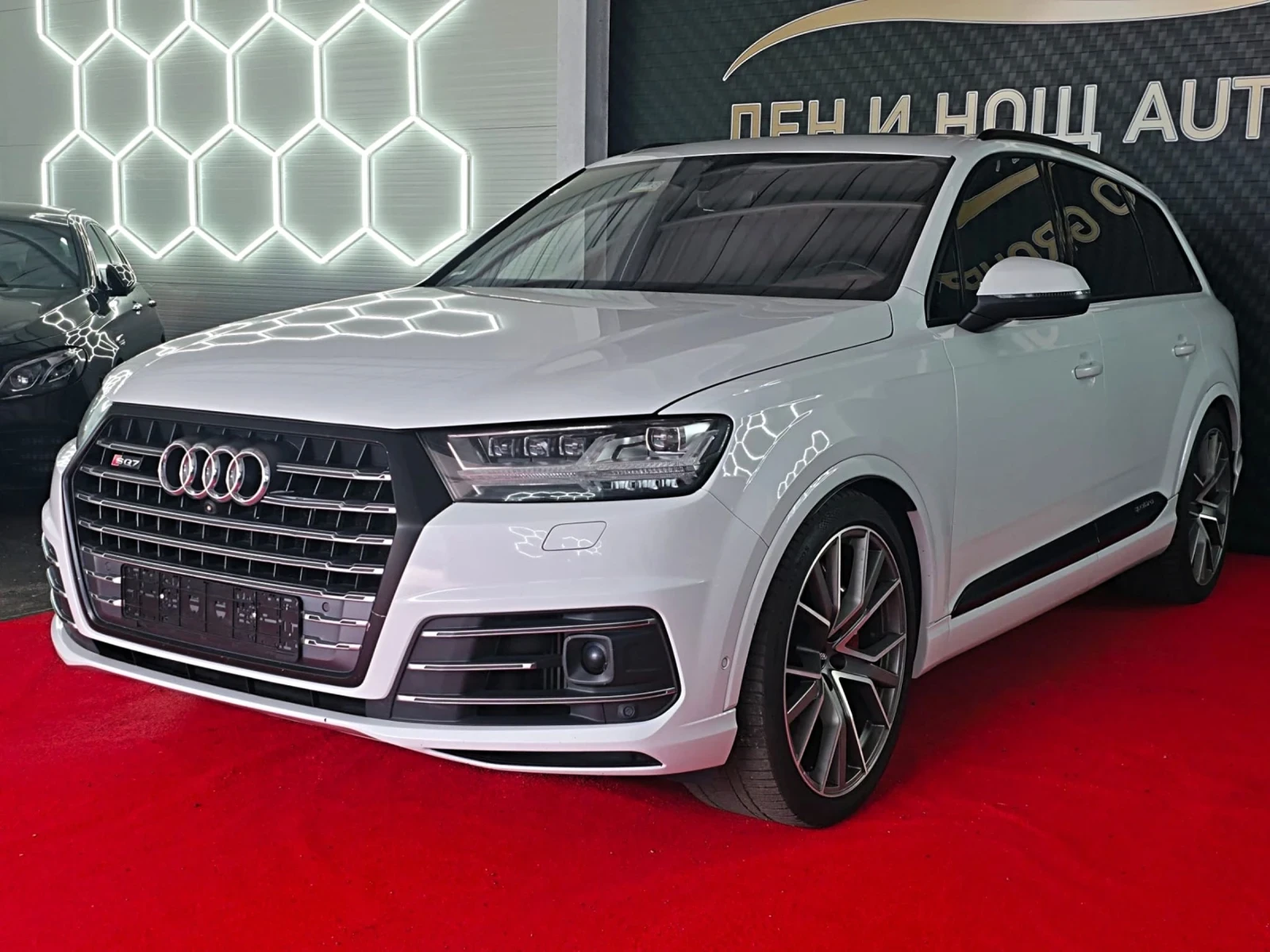 Audi SQ7 Audi SQ7 NIGHT VISION ? ? 360    BOSE   HEAD-UP, снимка 5 - Автомобили и джипове - 54623362