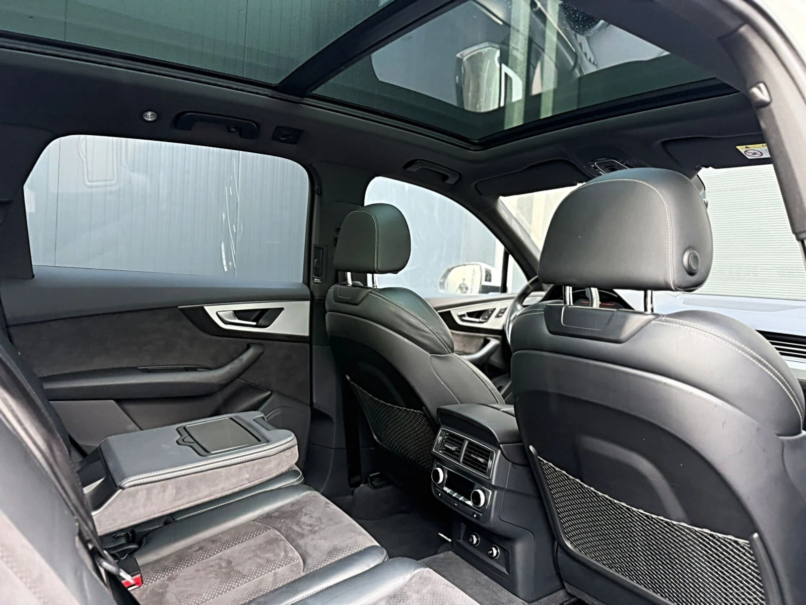 Audi SQ7 Audi SQ7 NIGHT VISION ? ? 360    BOSE   HEAD-UP, снимка 14 - Автомобили и джипове - 54623362