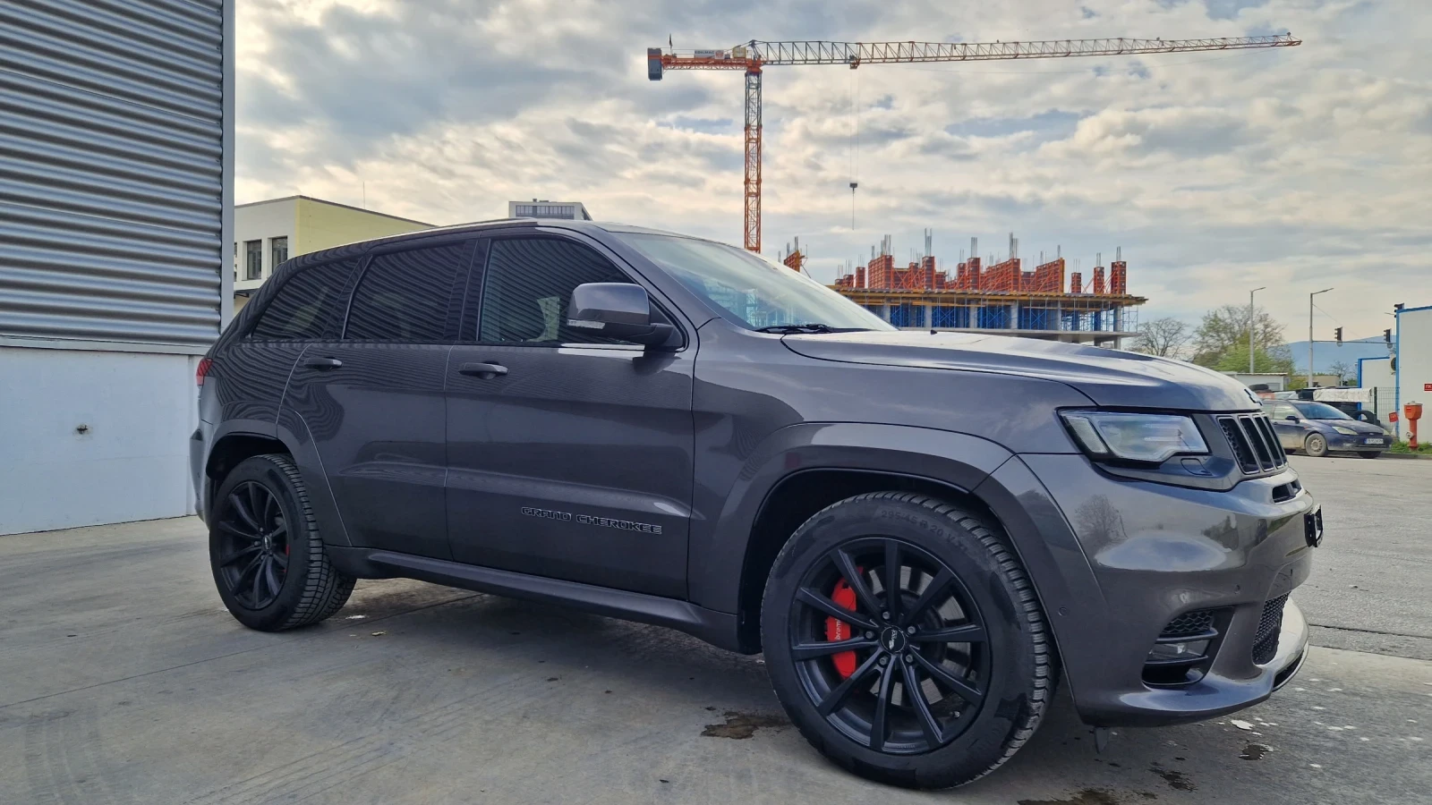 Jeep Grand cherokee 6.4 SRT, снимка 2 - Автомобили и джипове - 54973341