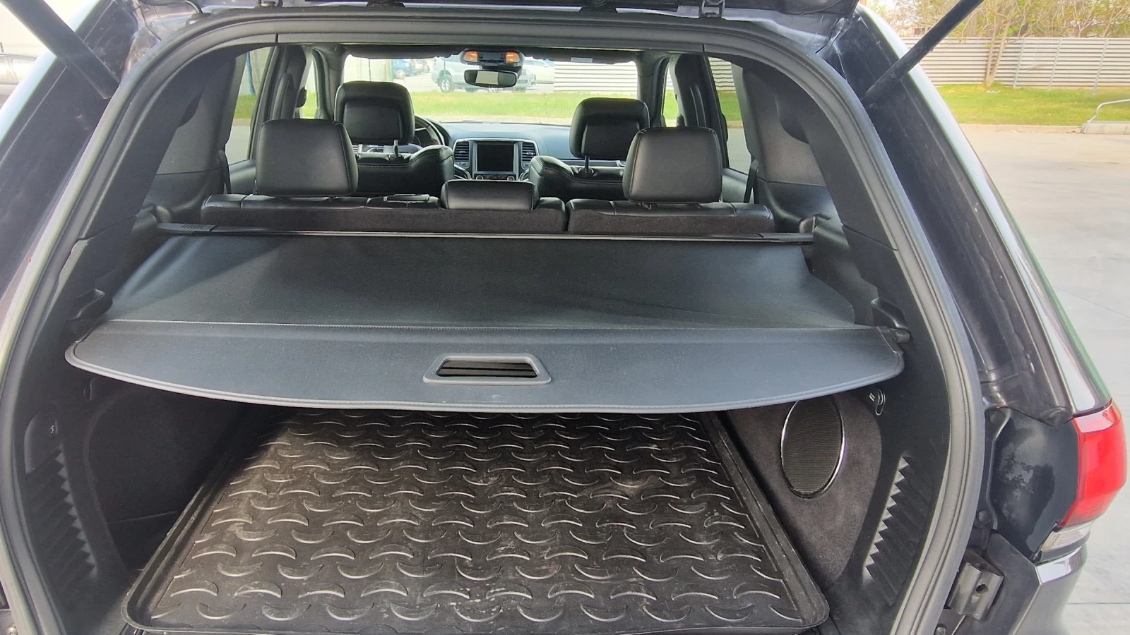 Jeep Grand cherokee 6.4 SRT, снимка 13 - Автомобили и джипове - 54973341
