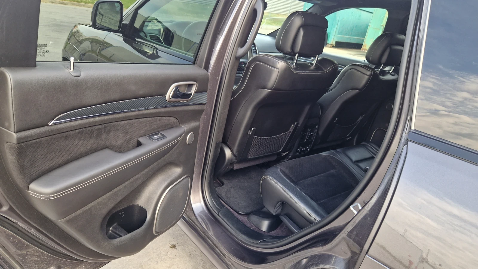Jeep Grand cherokee 6.4 SRT, снимка 6 - Автомобили и джипове - 54973341