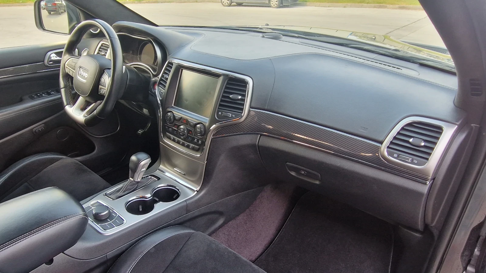 Jeep Grand cherokee 6.4 SRT, снимка 12 - Автомобили и джипове - 54973341