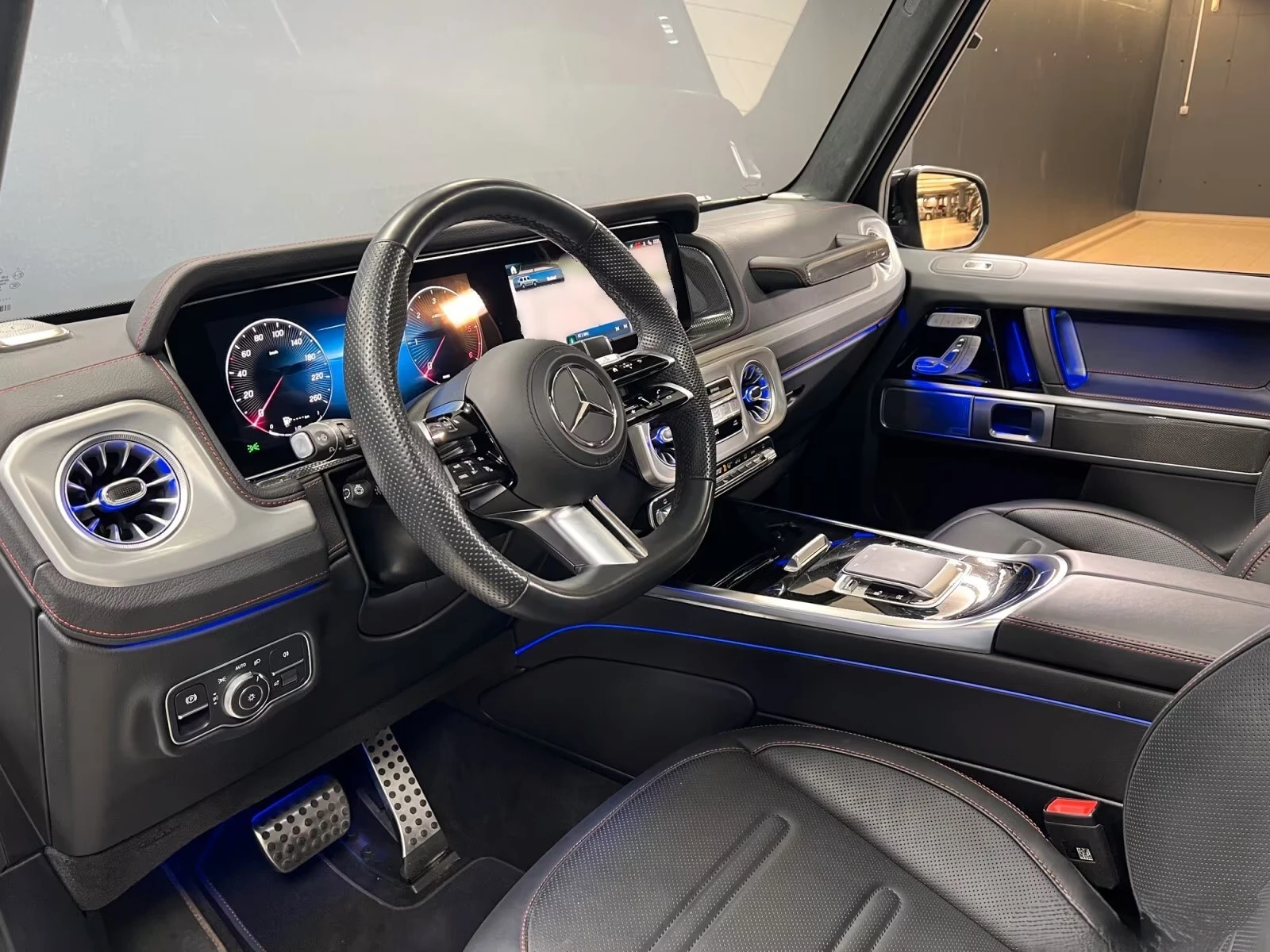 Mercedes-Benz G 450 d / AMG / 4 MATIC / FACELIFT / NIGHT / 360 / BURM , снимка 8 - Автомобили и джипове - 55171920