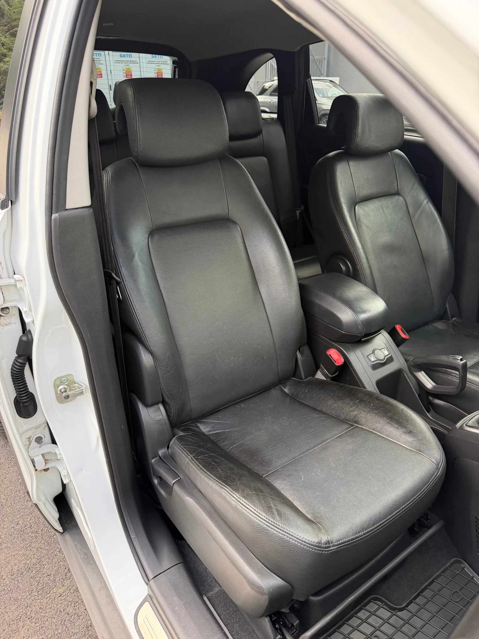 Chevrolet Captiva 2.0D 150к.с * 4х4* * Навигация* * Италия* , снимка 13 - Автомобили и джипове - 55205793