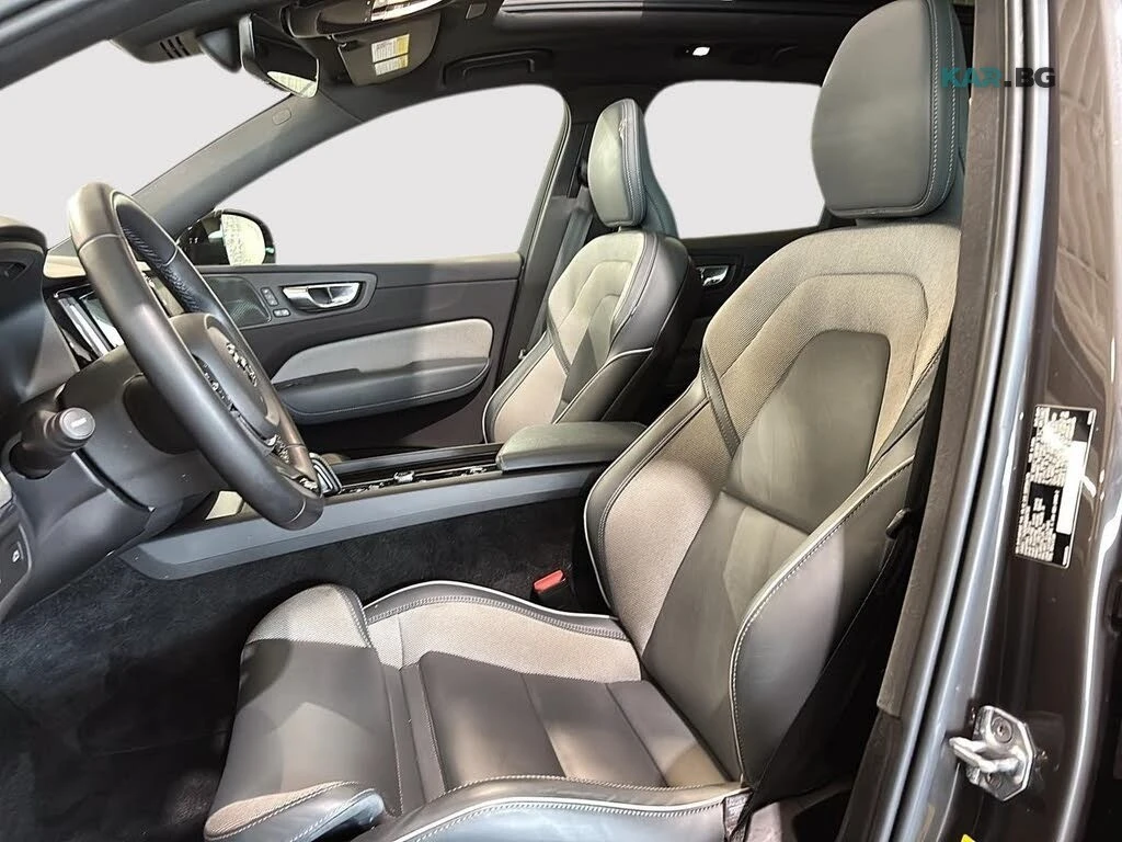 Volvo XC60 B6 R-Design AWD, снимка 10 - Автомобили и джипове - 55318789