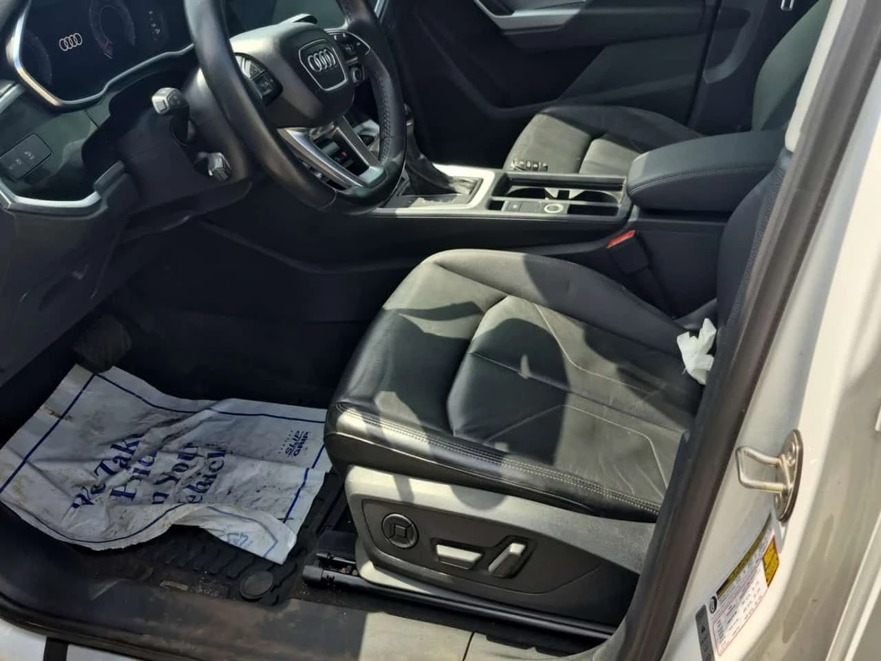 Audi Q3 * PROGRESSIV * CARFAX * ОПЦИЯ ЗА ФИНАНСИРАНЕ, снимка 5 - Автомобили и джипове - 55547260
