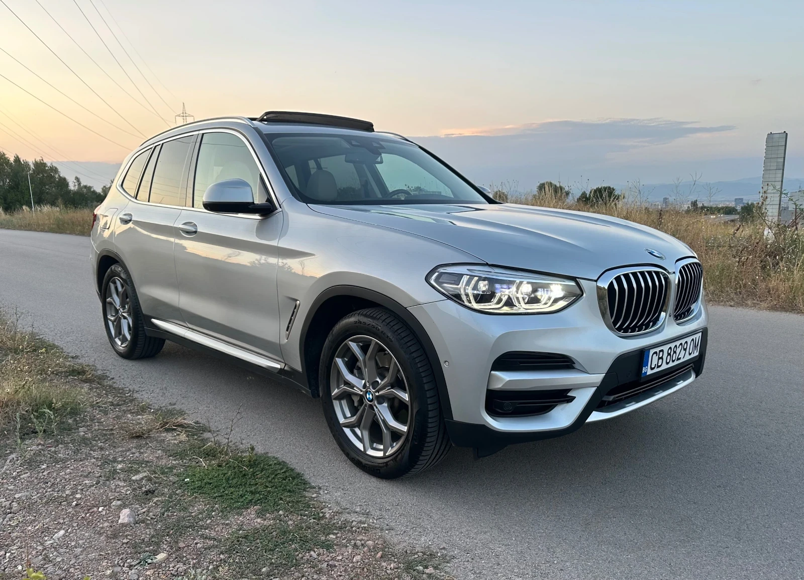 BMW X3 FULL/ПАНОРАМА/360/HUD/МЪРТВА ТОЧКА/KEYLESS/ПОДГРЕВ, снимка 2 - Автомобили и джипове - 55667648