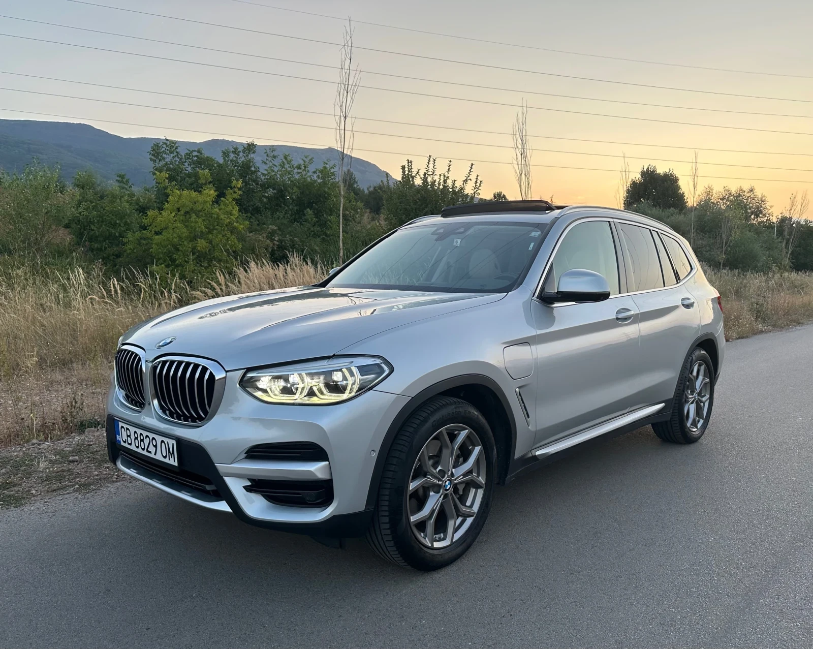 BMW X3 FULL/ПАНОРАМА/360/HUD/МЪРТВА ТОЧКА/KEYLESS/ПОДГРЕВ, снимка 3 - Автомобили и джипове - 55667648