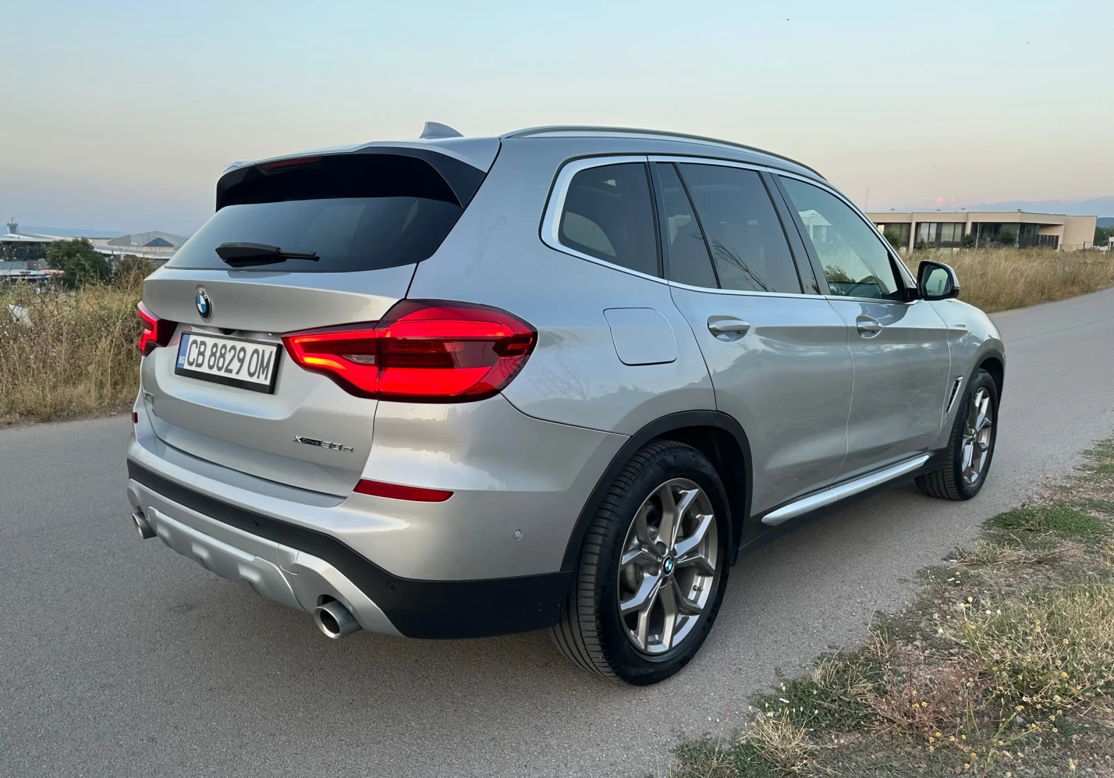 BMW X3 FULL/ПАНОРАМА/360/HUD/МЪРТВА ТОЧКА/KEYLESS/ПОДГРЕВ, снимка 5 - Автомобили и джипове - 55667648