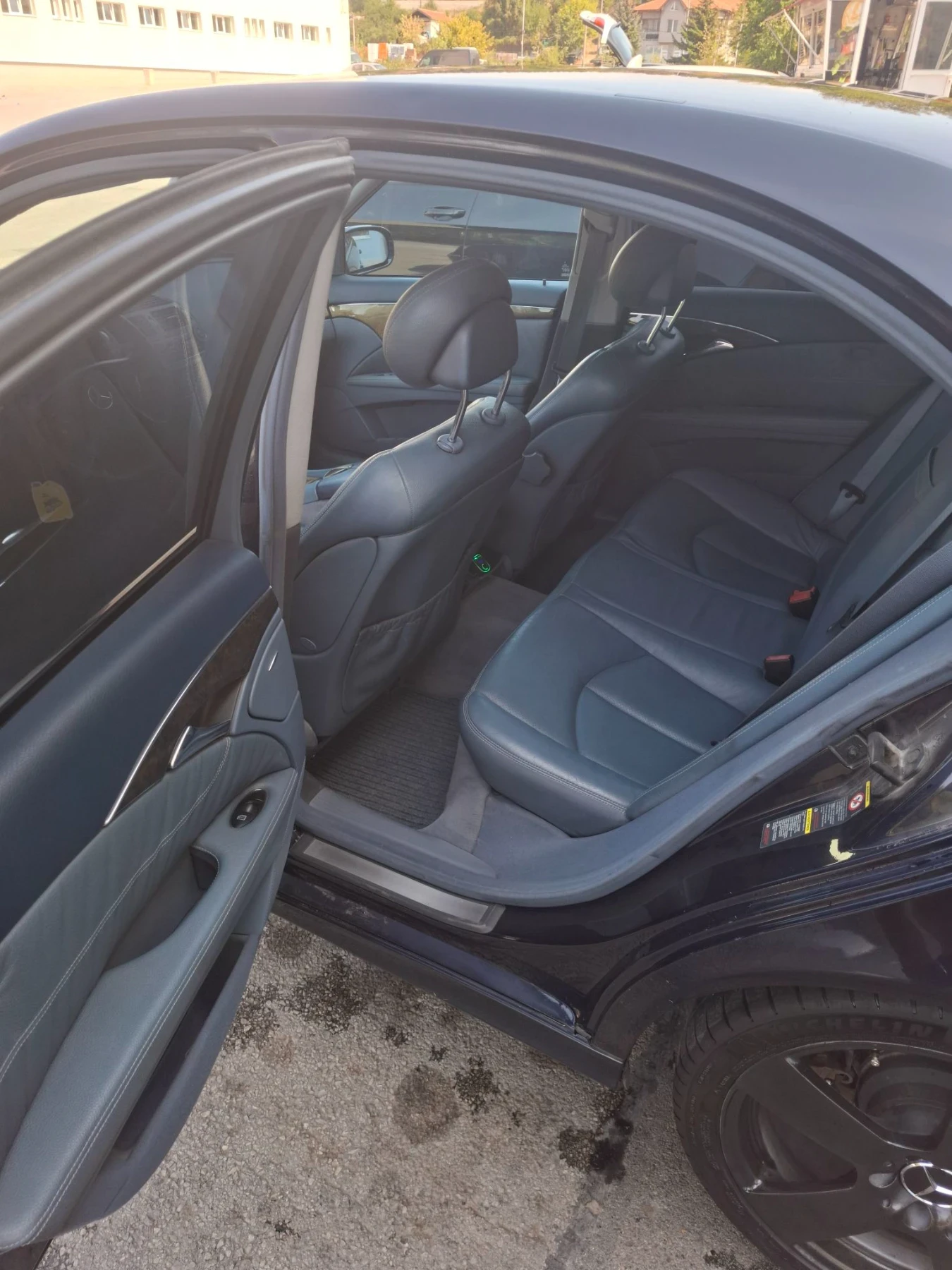 Mercedes-Benz E 270, снимка 10 - Автомобили и джипове - 56138395