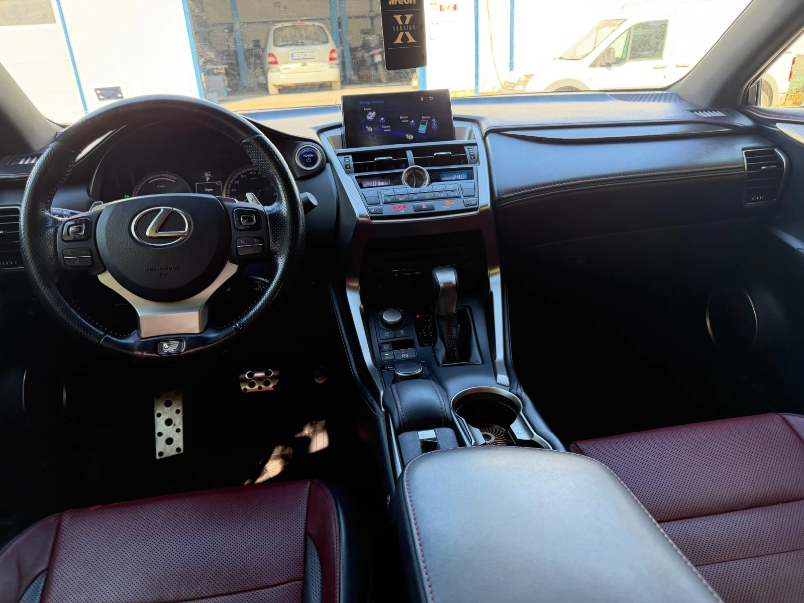 Lexus NX 300h SPORT, снимка 11 - Автомобили и джипове - 56368838