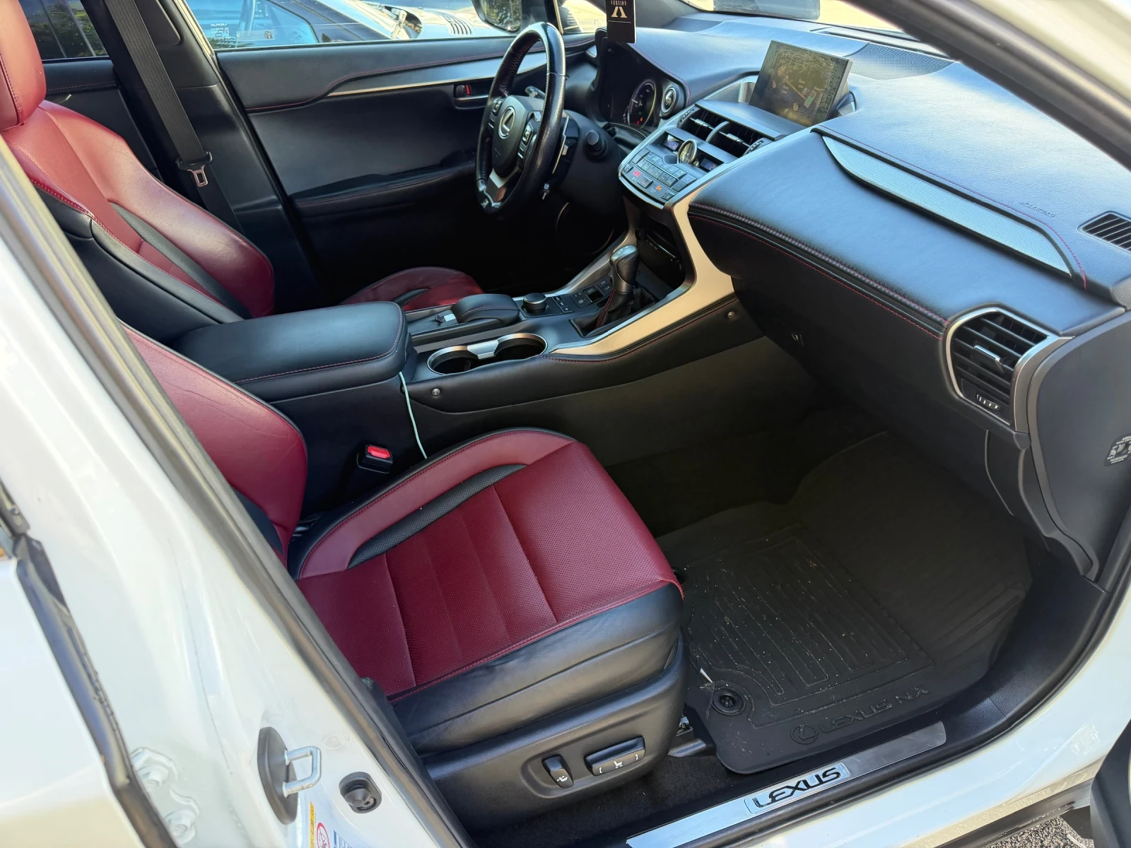 Lexus NX 300h SPORT, снимка 12 - Автомобили и джипове - 56368838