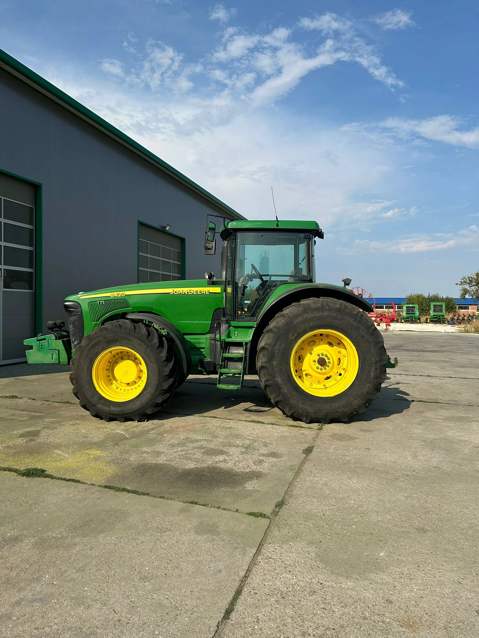 Трактор John Deere 8420 - изображение 5