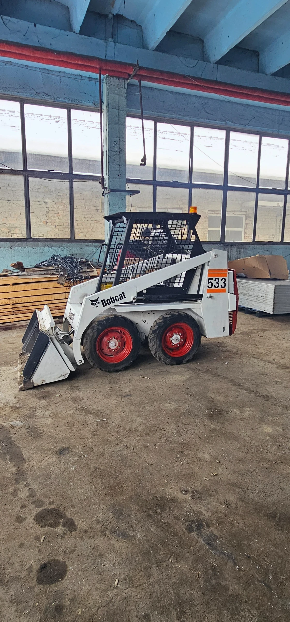 Мини челни товарачи Bobcat 533 | Auto.bg — изображение 1
