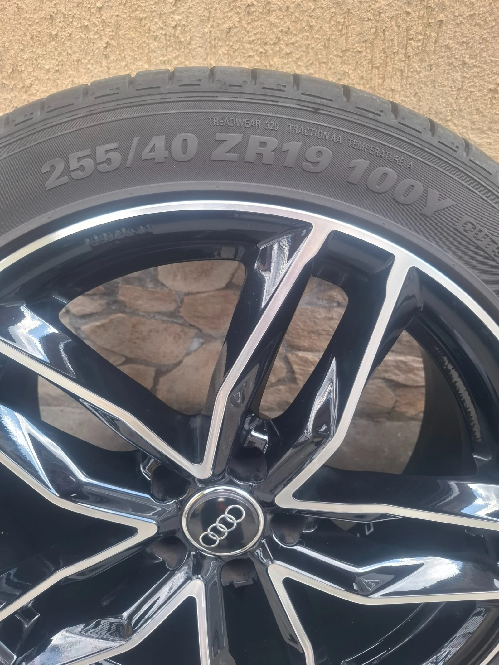 Гуми с джанти Kumho 255/40R19, снимка 3 - Гуми и джанти - 54347388