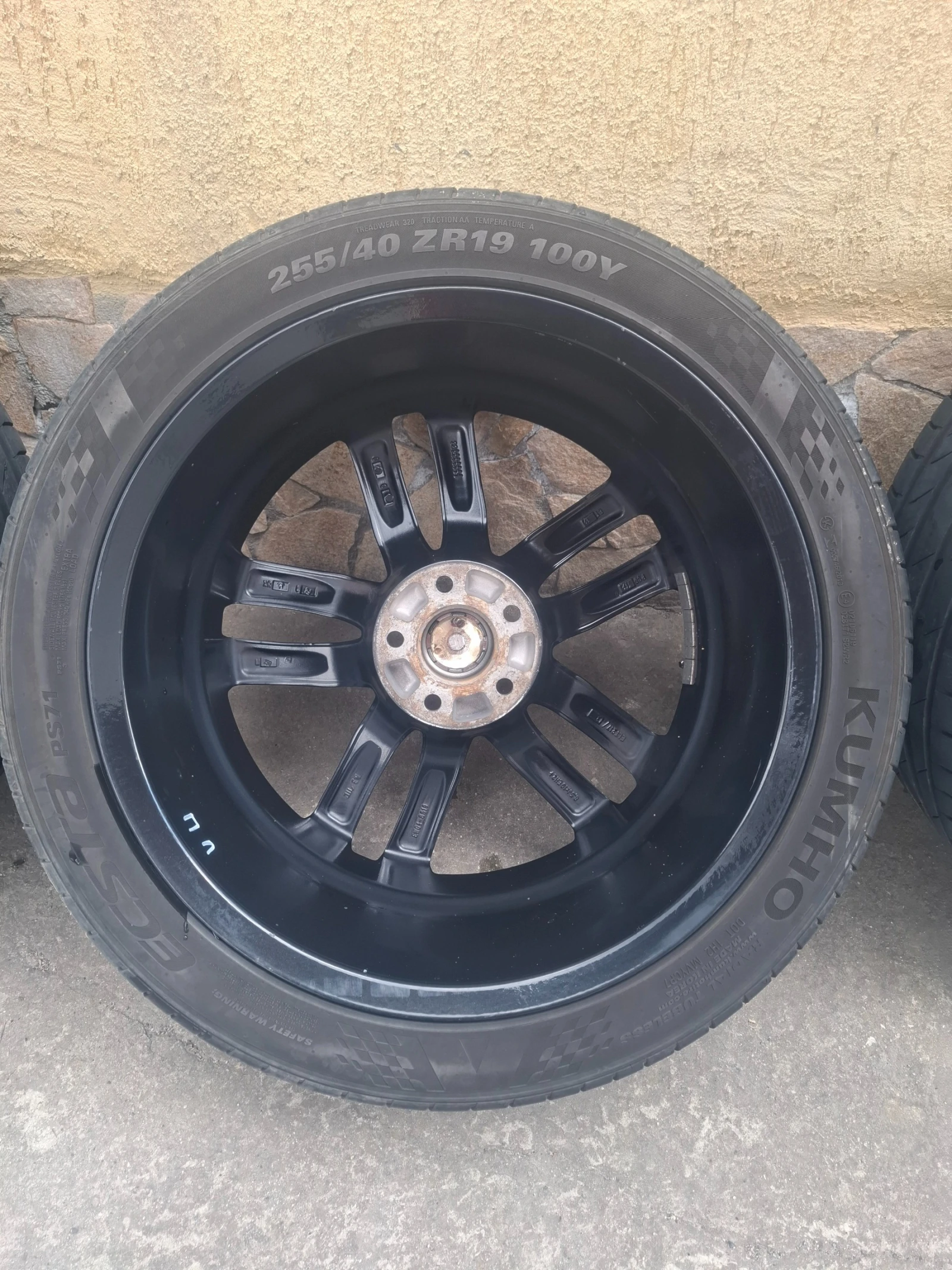 Гуми с джанти Kumho 255/40R19, снимка 4 - Гуми и джанти - 54347388