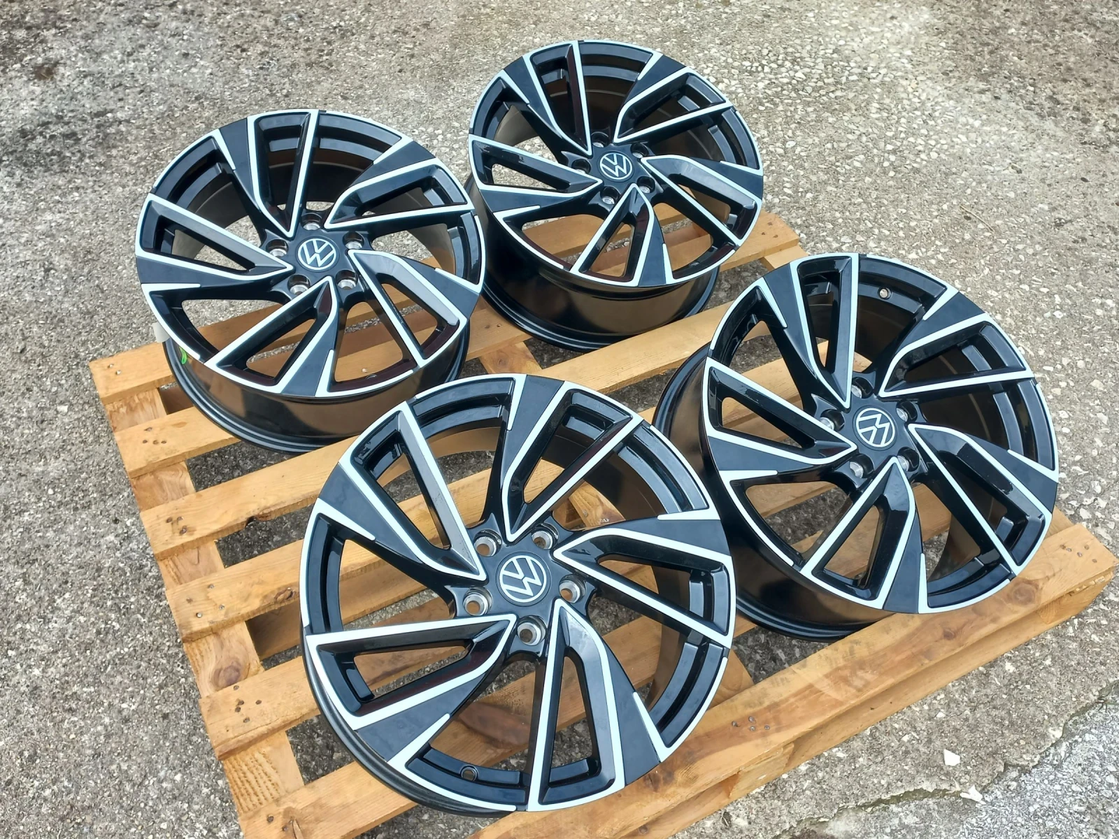 Джанти за VW, снимка 2 - Гуми и джанти - 55033740
