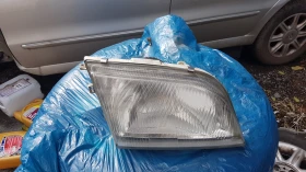 Mitsubishi Space star 1.3I десен фар, снимка 1