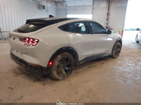 Ford Mustang Mach-E Premium AWD, снимка 4