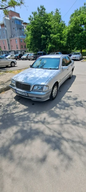  Mercedes-Benz C 220