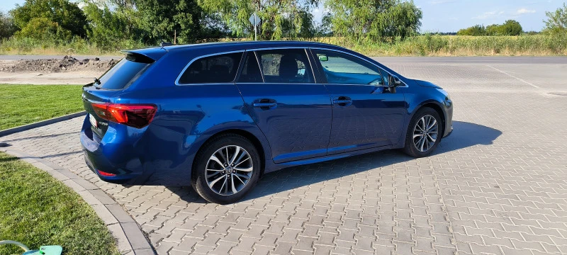 Toyota Avensis 1.6D4D, снимка 4 - Автомобили и джипове - 47886813