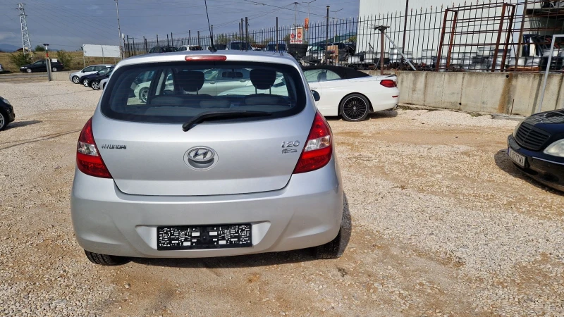 Hyundai I20 1.3i 78kc., снимка 7 - Автомобили и джипове - 47564893