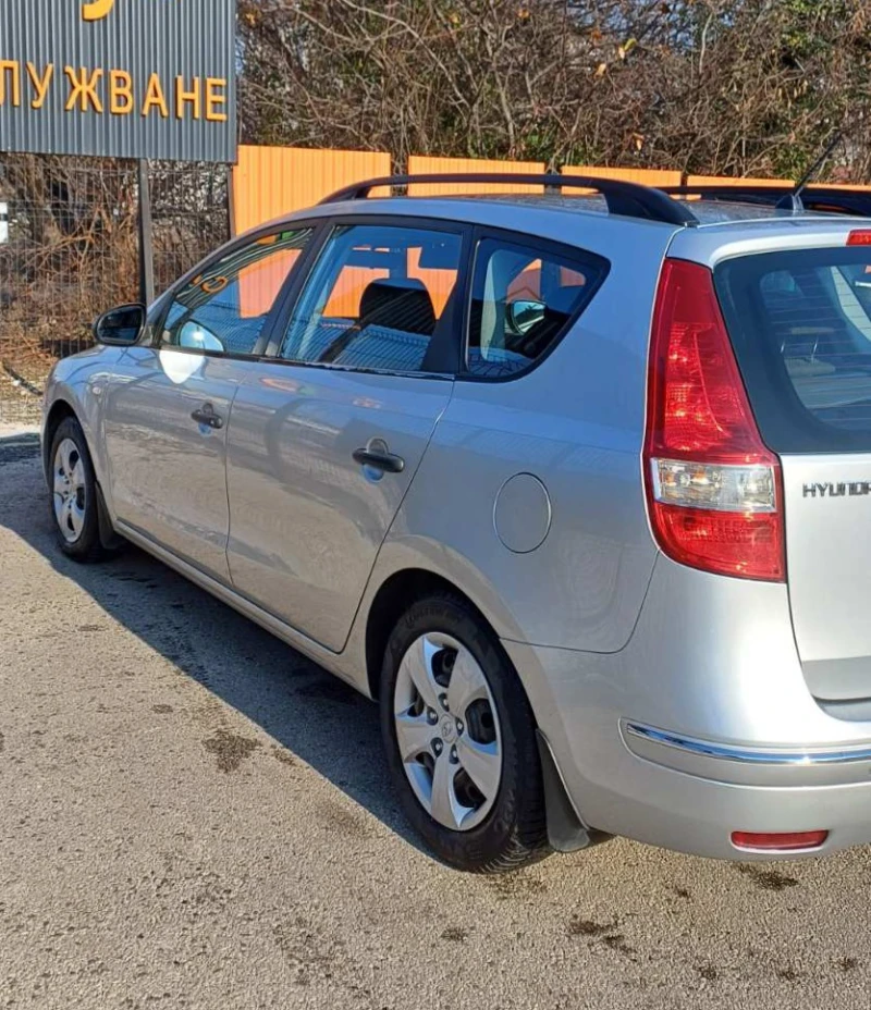 Hyundai I30  CW 1.6 CRDI, снимка 4 - Автомобили и джипове - 48490458