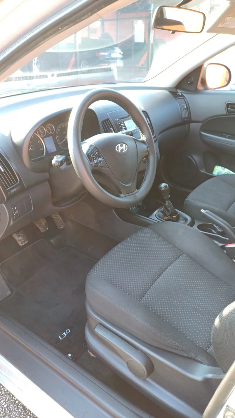 Hyundai I30  CW 1.6 CRDI, снимка 8 - Автомобили и джипове - 48490458