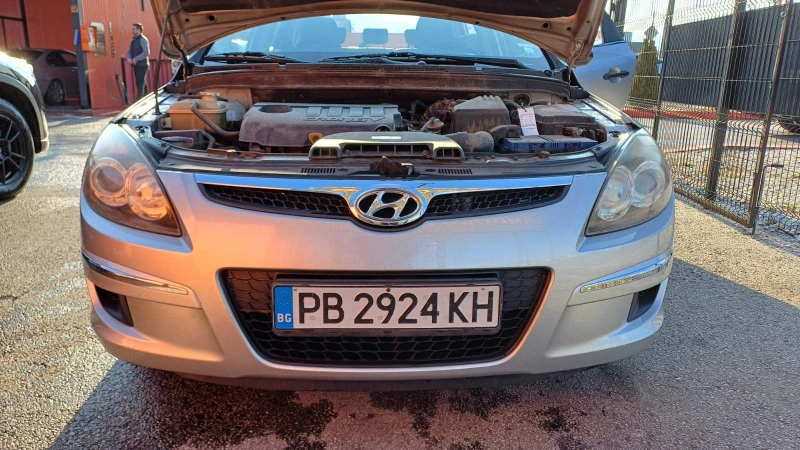 Hyundai I30  CW 1.6 CRDI, снимка 9 - Автомобили и джипове - 48490458