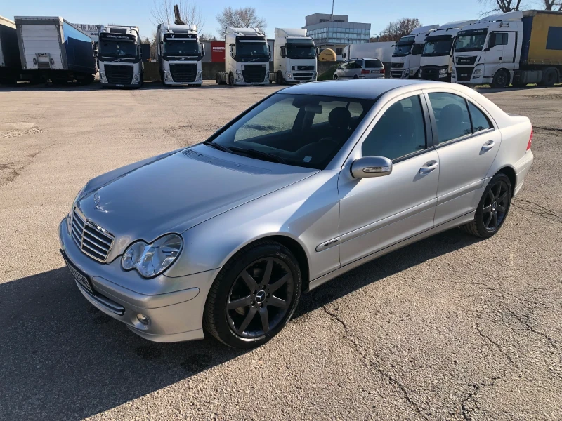 Mercedes-Benz C 220, снимка 1 - Автомобили и джипове - 48576887