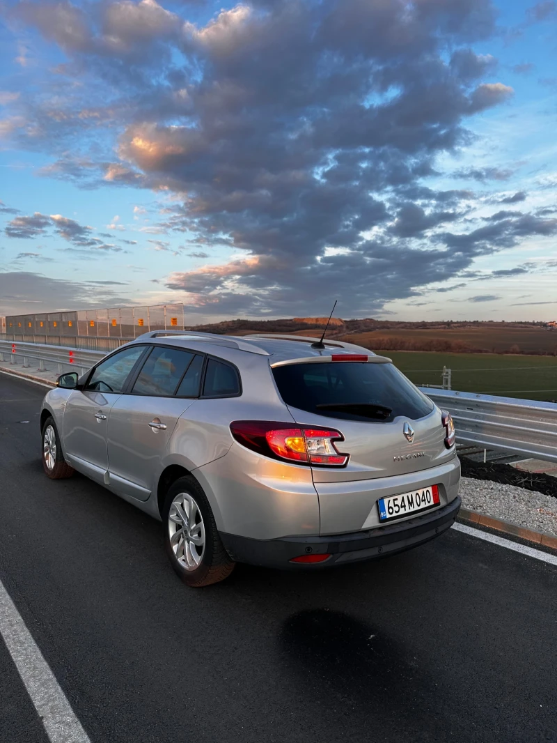 Renault Megane 1.5 DC? перфектно, снимка 4 - Автомобили и джипове - 48659429