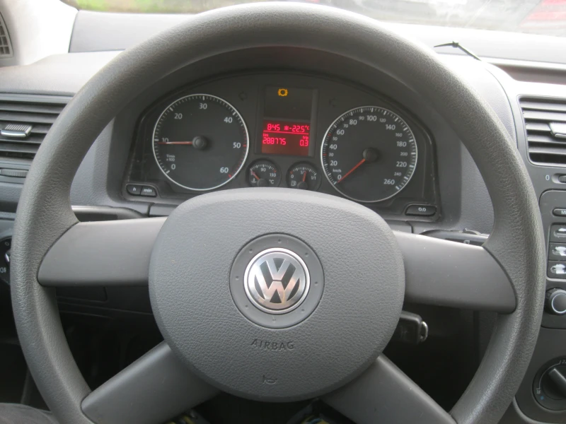 VW Golf 1.9, снимка 11 - Автомобили и джипове - 48915798