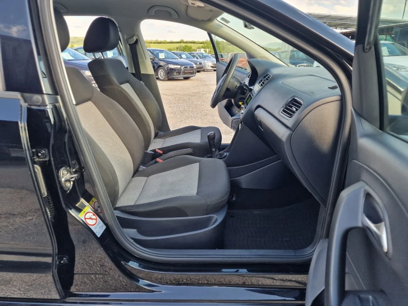 VW Polo 1.2I-10%, снимка 13 - Автомобили и джипове - 50328957