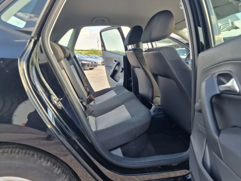 VW Polo 1.2I-10%, снимка 15 - Автомобили и джипове - 50328957
