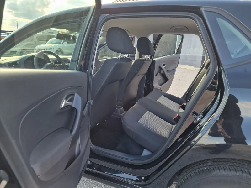 VW Polo 1.2I-10%, снимка 14 - Автомобили и джипове - 50328957