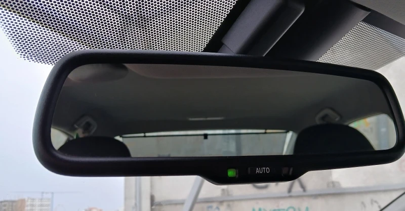 Toyota Avensis 2.0 D4D Keyless, снимка 10 - Автомобили и джипове - 51584894