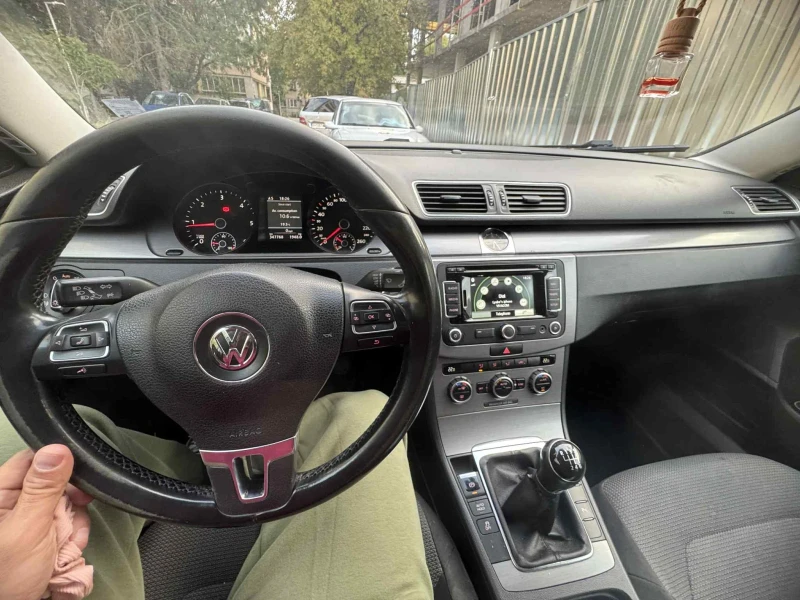 VW Passat 2.0 TDI Bluemotion , снимка 4 - Автомобили и джипове - 51908593