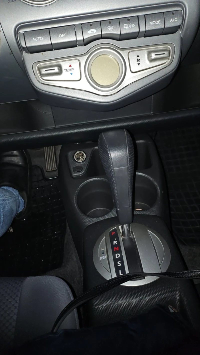 Honda Jazz, снимка 9 - Автомобили и джипове - 52682808