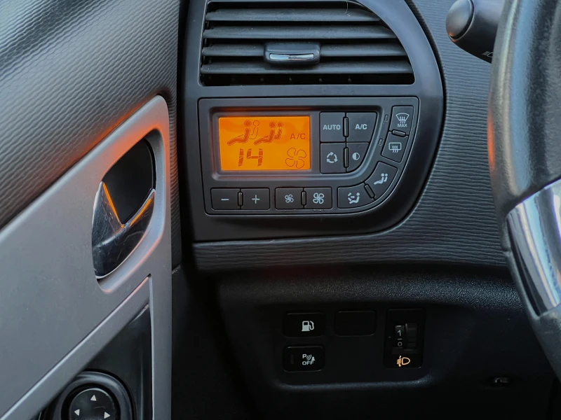 Citroen Grand C4 Picasso 1.6HDi Автоматик ПРОЧЕТИ ОПИСАНИЕТО, снимка 15 - Автомобили и джипове - 52110574