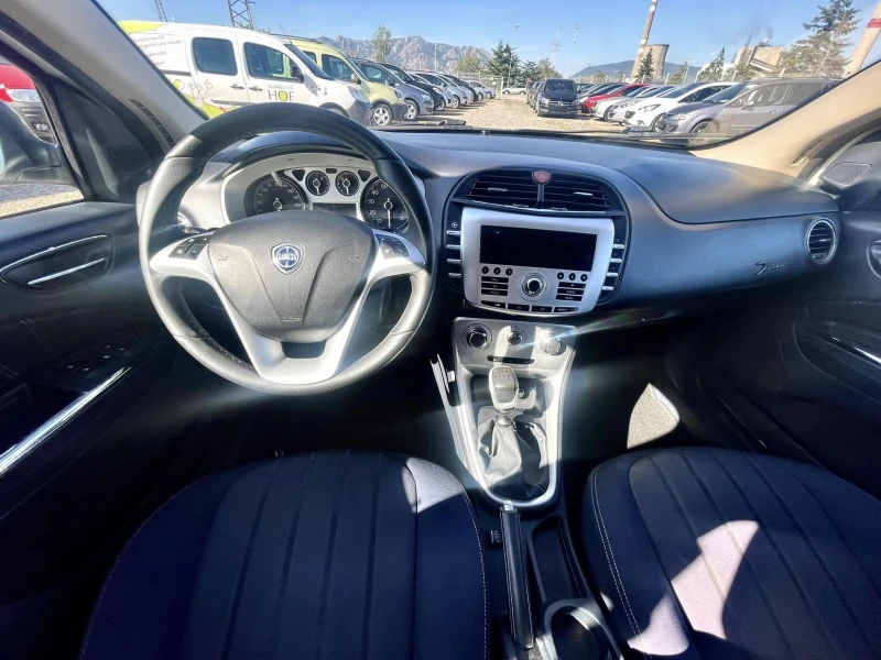 Lancia Delta 1.4i Газов Уредба, снимка 10 - Автомобили и джипове - 52813219