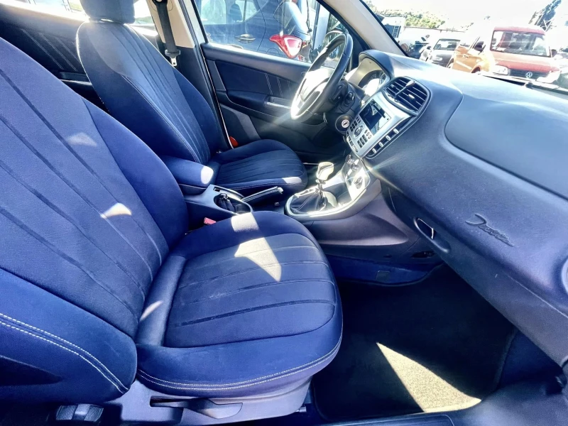 Lancia Delta 1.4i Газов Уредба, снимка 12 - Автомобили и джипове - 52813219