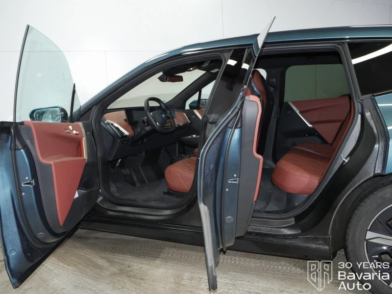 BMW iX 40 xDrive Sport, снимка 5 - Автомобили и джипове - 52833479